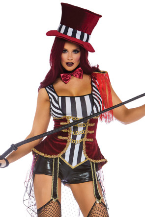 Daring Lion Tamer